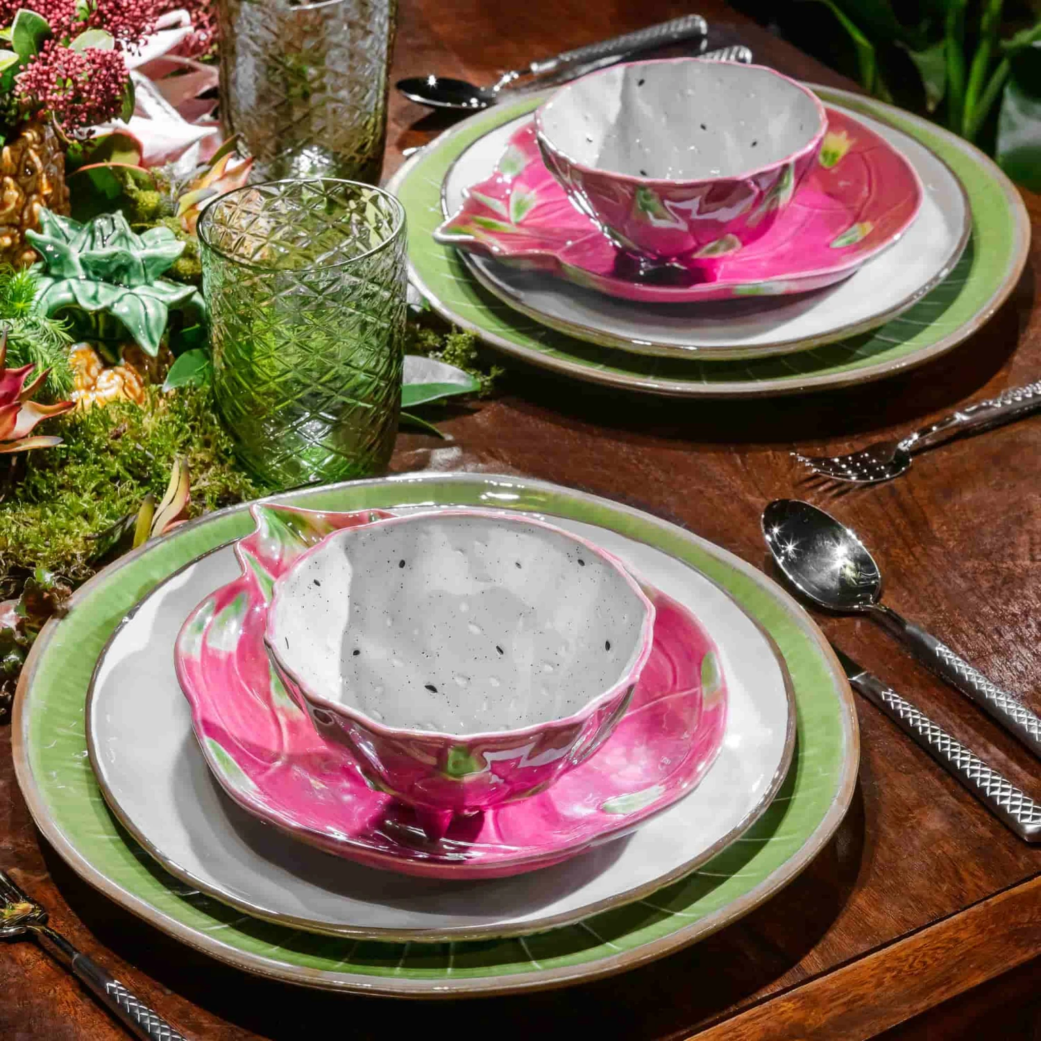 Bordallo Pinheiro Tropical Fruits Dragon Fruit Small Bowl, 14x14cm 5 Bordallo Pinheiro Tropical Fruits Dragon Fruit Small Bowl, 14x14cm - Image 3