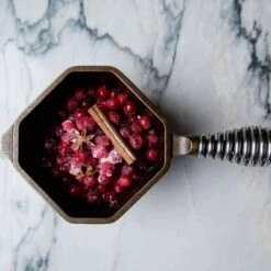 Finex Cast Iron Saucepan, 950ml -Best Kitchenware Shop ED0103FinexCastIronSaucepan 950mlLifestyle