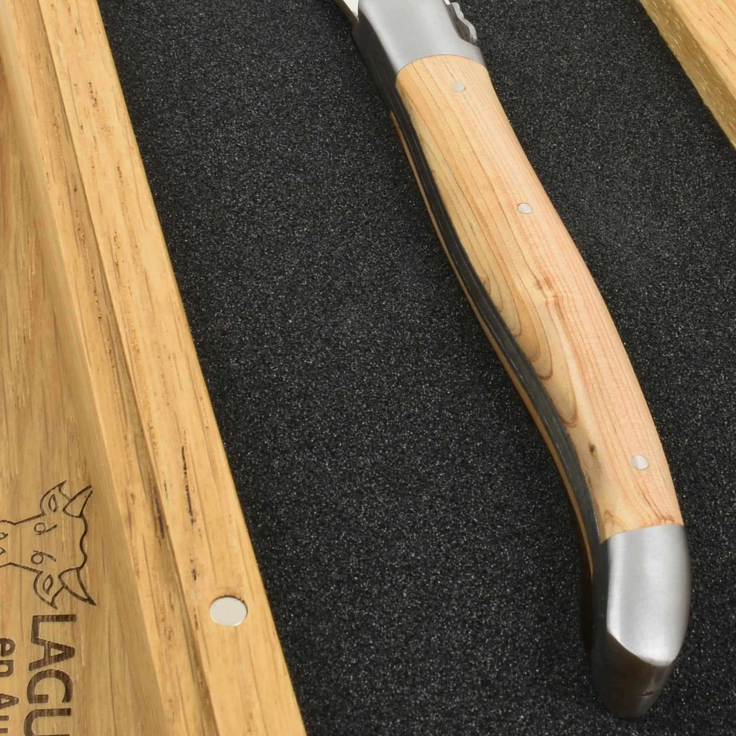 Laguiole En Aubrac Single Cheese Knife, Juniper 4 Laguiole En Aubrac Single Cheese Knife, Juniper - Image 2