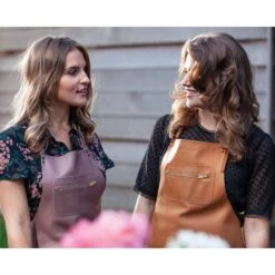Dutchdeluxes Leather Zipper Apron In Classic Brown 14 Dutchdeluxes Leather Zipper Apron In Classic Brown -Best Kitchenware Shop dutch deluxes leather zipper aprons lifestyle
